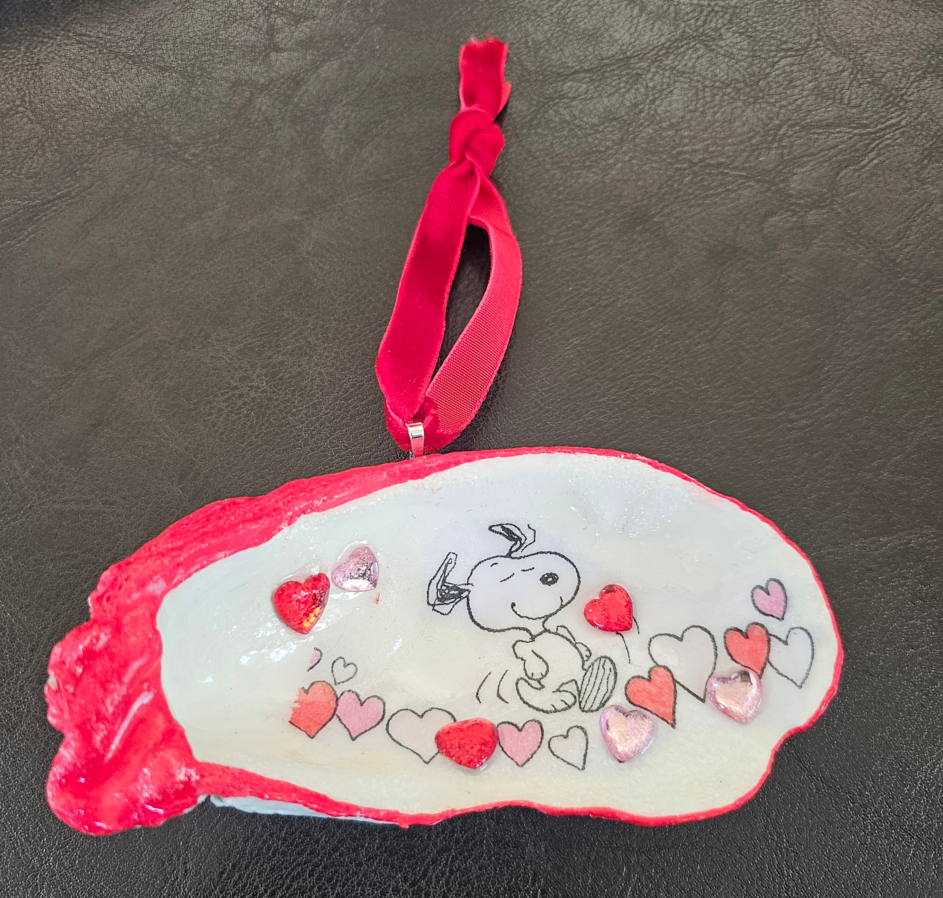 Snoopy Valentine's day Decoupage oyster shell